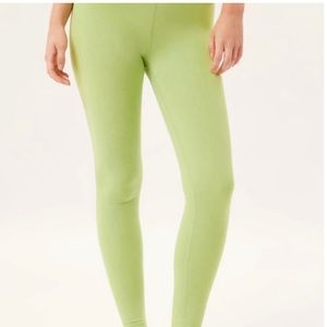 Girlfriend collective ultralight float legging in 28.5 inch inseam in color zest